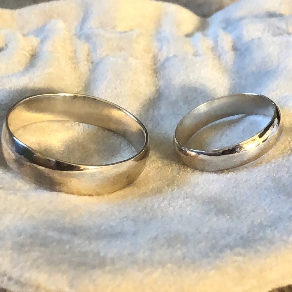 Minimalist sterling silver ring bands, silver wedding bands. NWT